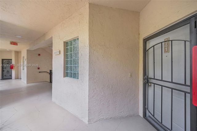 4300 NW 30th St 341, Coconut Creek, FL 33066