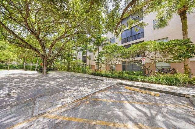 4300 NW 30th St 341, Coconut Creek, FL 33066