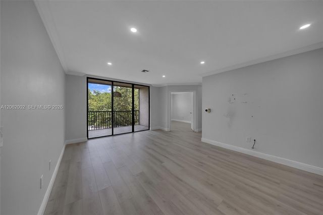 4300 NW 30th St 341, Coconut Creek, FL 33066