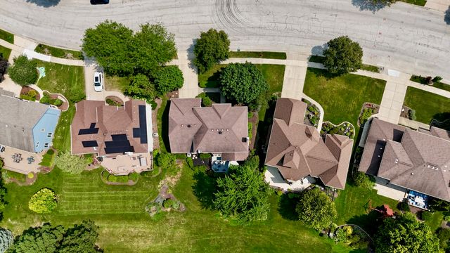 1412 Greenlake Drive, Aurora, IL 60502
