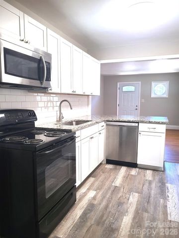 3731 Dresden Drive E, Charlotte, NC 28205