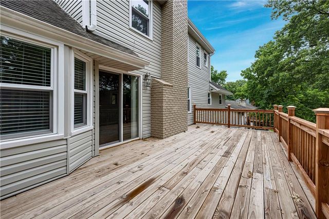 404 NW Briarcliff Road, Kansas City, MO 64116
