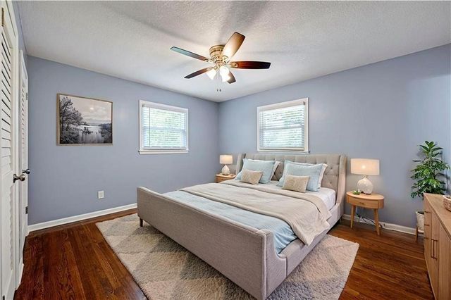 404 NW Briarcliff Road, Kansas City, MO 64116