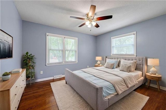 404 NW Briarcliff Road, Kansas City, MO 64116