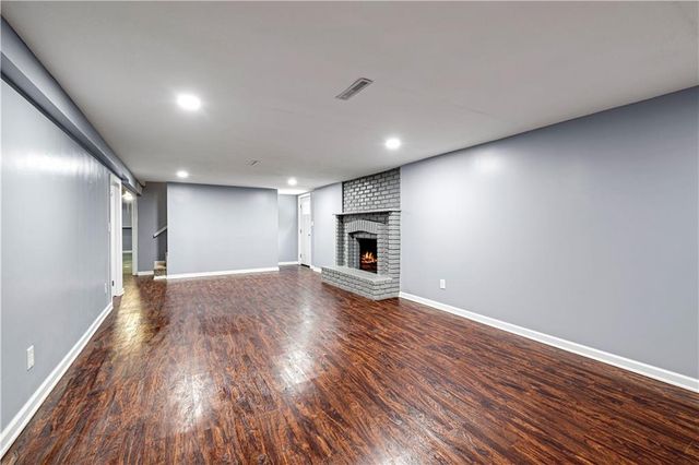 404 NW Briarcliff Road, Kansas City, MO 64116