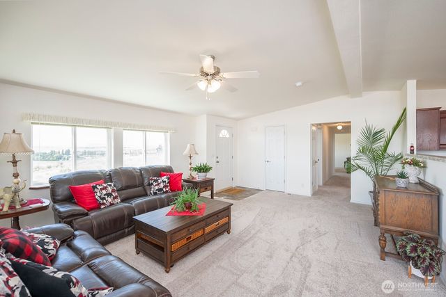7654 Bouldercrest Road NE, Moses Lake, WA 98837