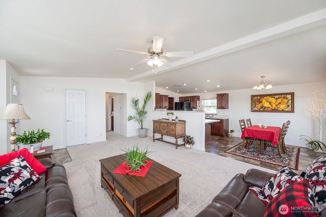 7654 Bouldercrest Road NE, Moses Lake, WA 98837