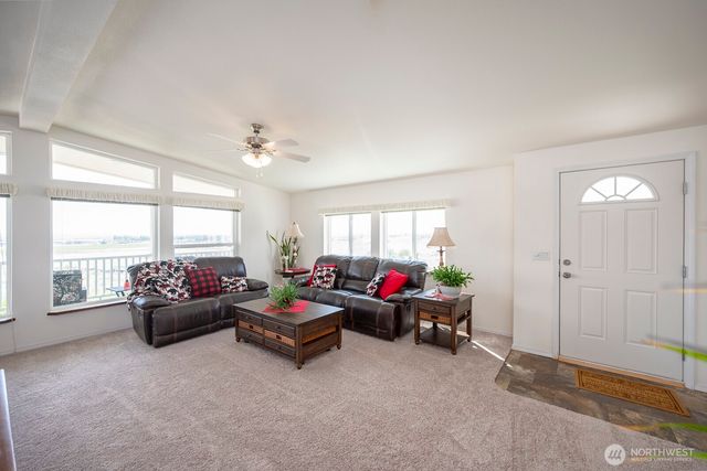 7654 Bouldercrest Road NE, Moses Lake, WA 98837