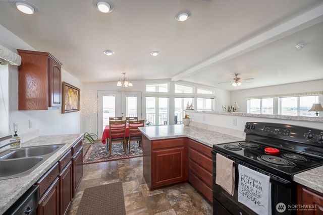 7654 Bouldercrest Road NE, Moses Lake, WA 98837