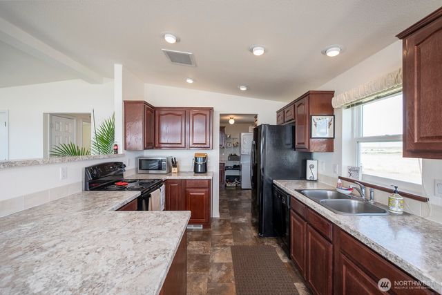 7654 Bouldercrest Road NE, Moses Lake, WA 98837