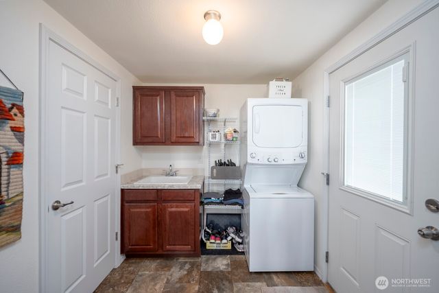 7654 Bouldercrest Road NE, Moses Lake, WA 98837