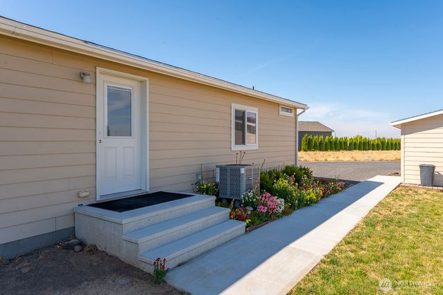 7654 Bouldercrest Road NE, Moses Lake, WA 98837