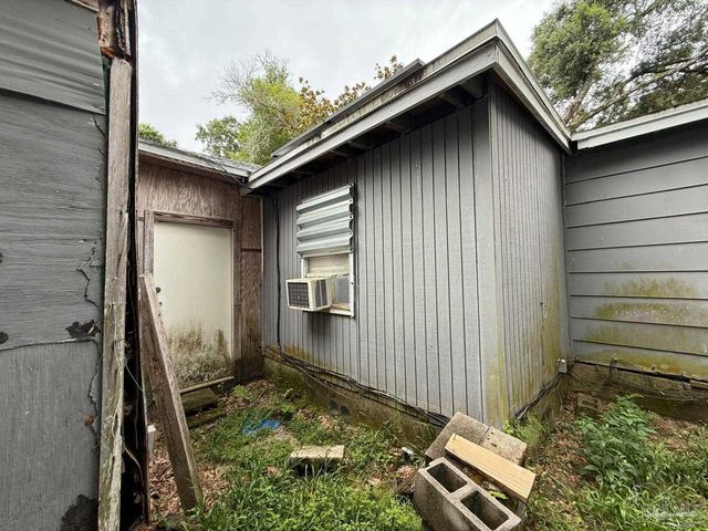 6793 Gulley Ln, Pensacola, FL 32505