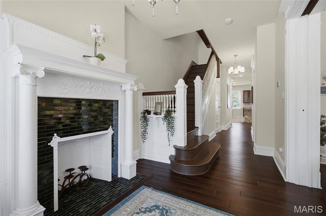 4215 Maryland Avenue, St Louis, MO 63108