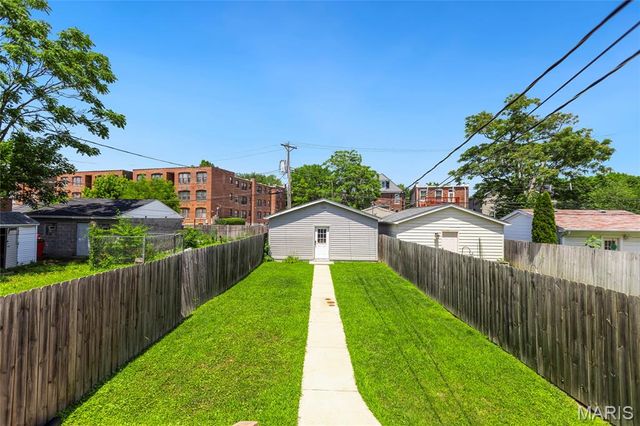 4215 Maryland Avenue, St Louis, MO 63108