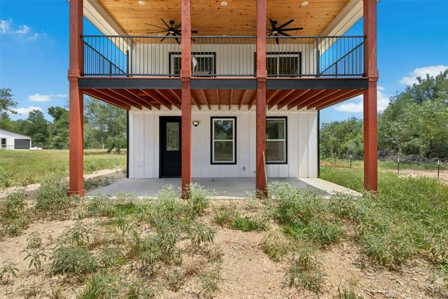 3705 Callihan RD, Luling, TX 78648