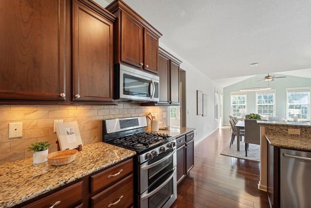 7208 W River Birch DRIVE, Mequon, WI 53092