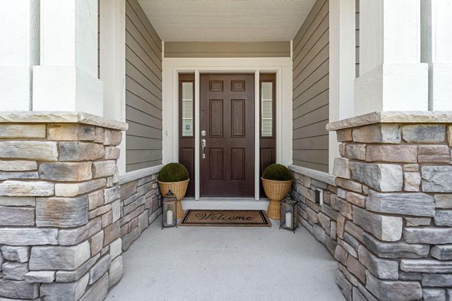 7208 W River Birch DRIVE, Mequon, WI 53092