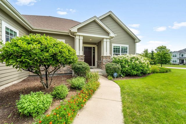 7208 W River Birch DRIVE, Mequon, WI 53092