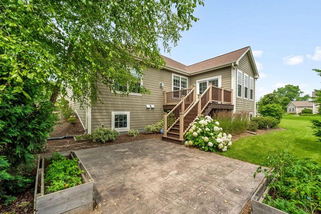 7208 W River Birch DRIVE, Mequon, WI 53092