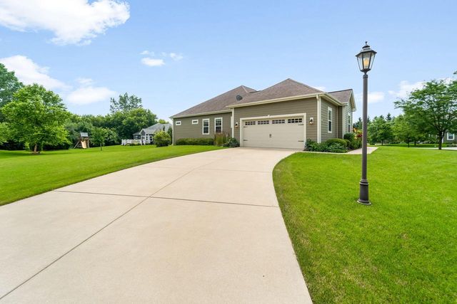 7208 W River Birch DRIVE, Mequon, WI 53092