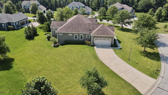 7208 W River Birch DRIVE, Mequon, WI 53092