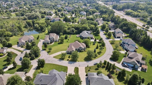 7208 W River Birch DRIVE, Mequon, WI 53092