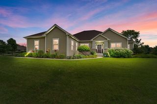 7208 W River Birch DRIVE, Mequon, WI 53092