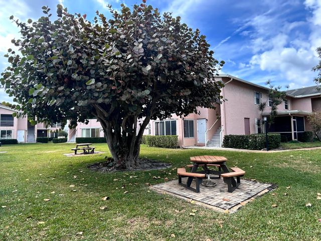 12386 Alternate A1a N7, Palm Beach Gardens, FL 33410