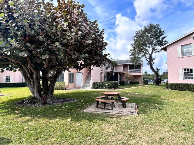 12386 Alternate A1a N7, Palm Beach Gardens, FL 33410
