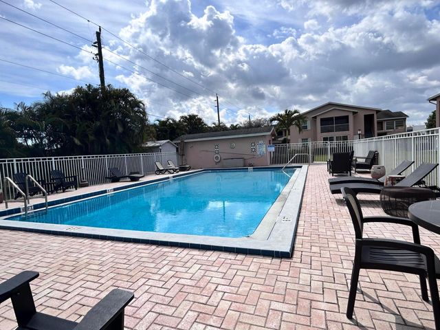 12386 Alternate A1a N7, Palm Beach Gardens, FL 33410