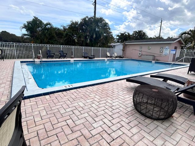 12386 Alternate A1a N7, Palm Beach Gardens, FL 33410