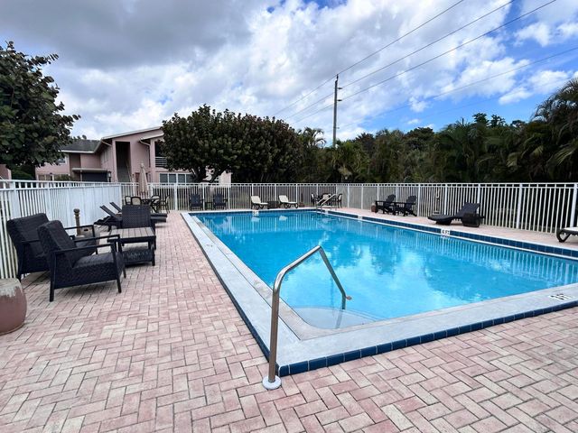 12386 Alternate A1a N7, Palm Beach Gardens, FL 33410