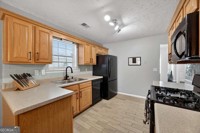9899 Vista Circle, Union City, GA 30291