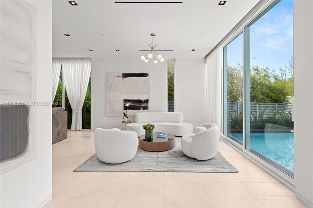 1031 W 48th st, Miami Beach, FL 33140