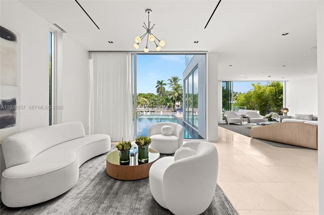 1031 W 48th st, Miami Beach, FL 33140