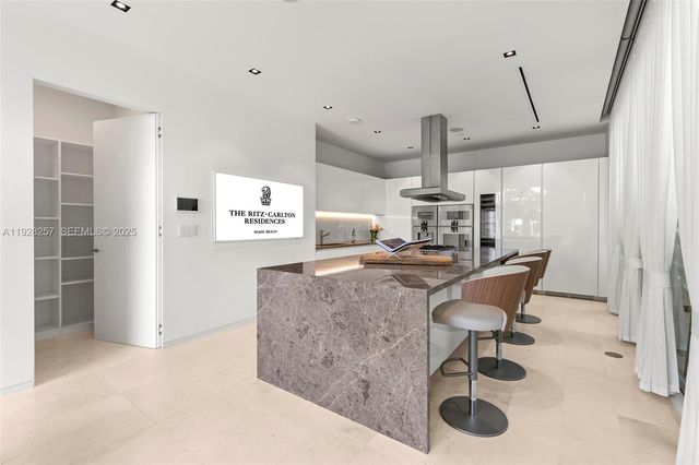 1031 W 48th st, Miami Beach, FL 33140