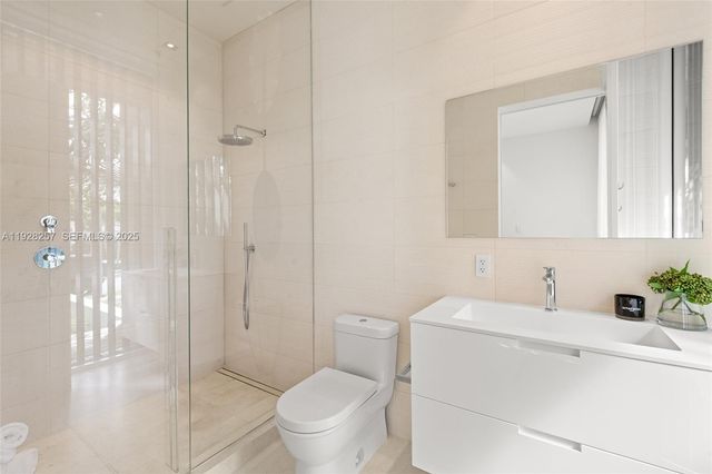 1031 W 48th st, Miami Beach, FL 33140