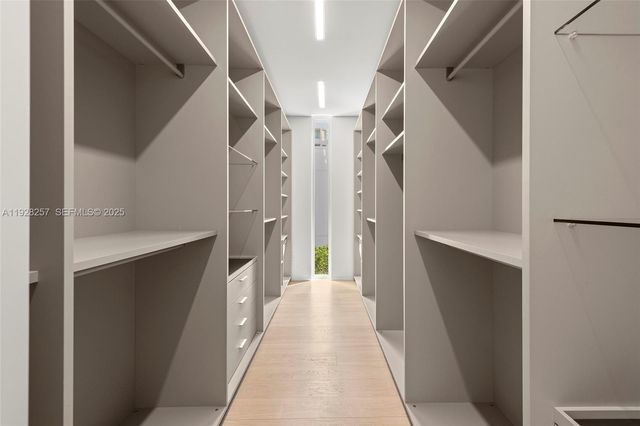 1031 W 48th st, Miami Beach, FL 33140