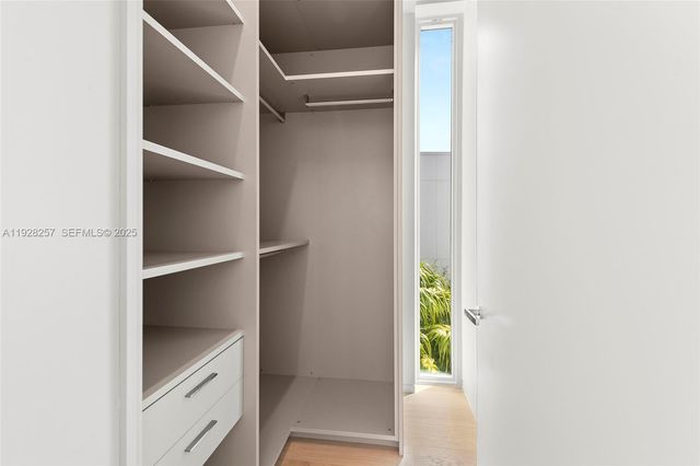 1031 W 48th st, Miami Beach, FL 33140