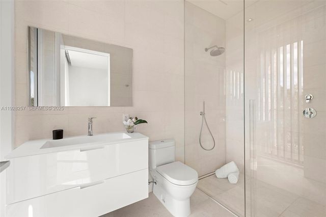 1031 W 48th st, Miami Beach, FL 33140