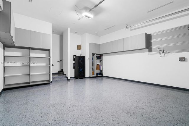 1031 W 48th st, Miami Beach, FL 33140