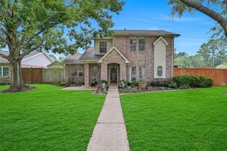 1018 Londonderry Avenue, Friendswood, TX 77546