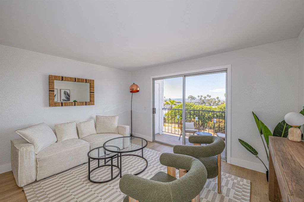 3020 Cowley Way 208, San Diego, CA 92117