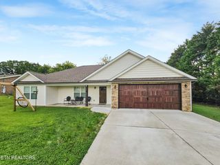 711 Stowers Drive, Corryton, TN 37721