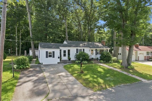 14 Woodhill Drive, Cranston, RI 02920