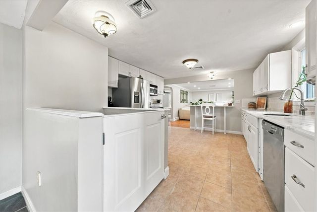 14 Woodhill Drive, Cranston, RI 02920