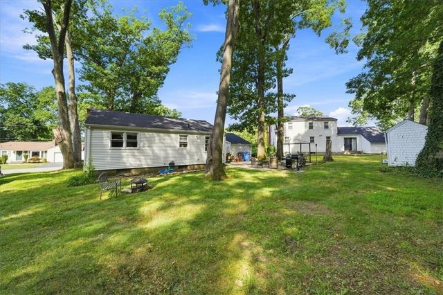 14 Woodhill Drive, Cranston, RI 02920