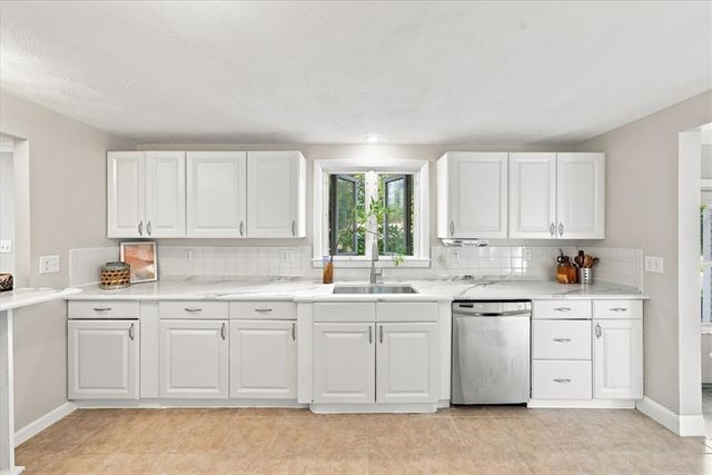 14 Woodhill Drive, Cranston, RI 02920