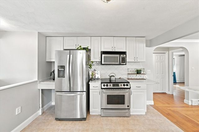 14 Woodhill Drive, Cranston, RI 02920